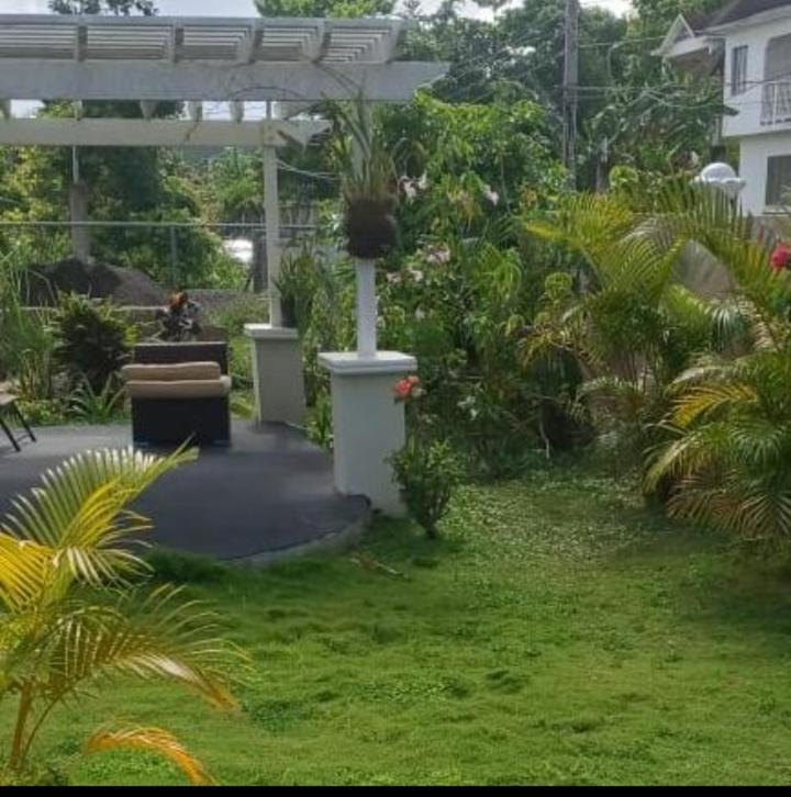 Grace Garden Guesthouse Ocho Rios Exterior foto